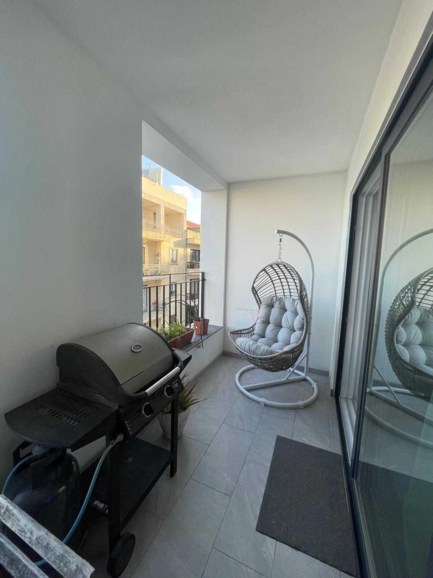 Spacious Seaview Sliema Apt, Steps From Valletta Ferry Bagian luar foto