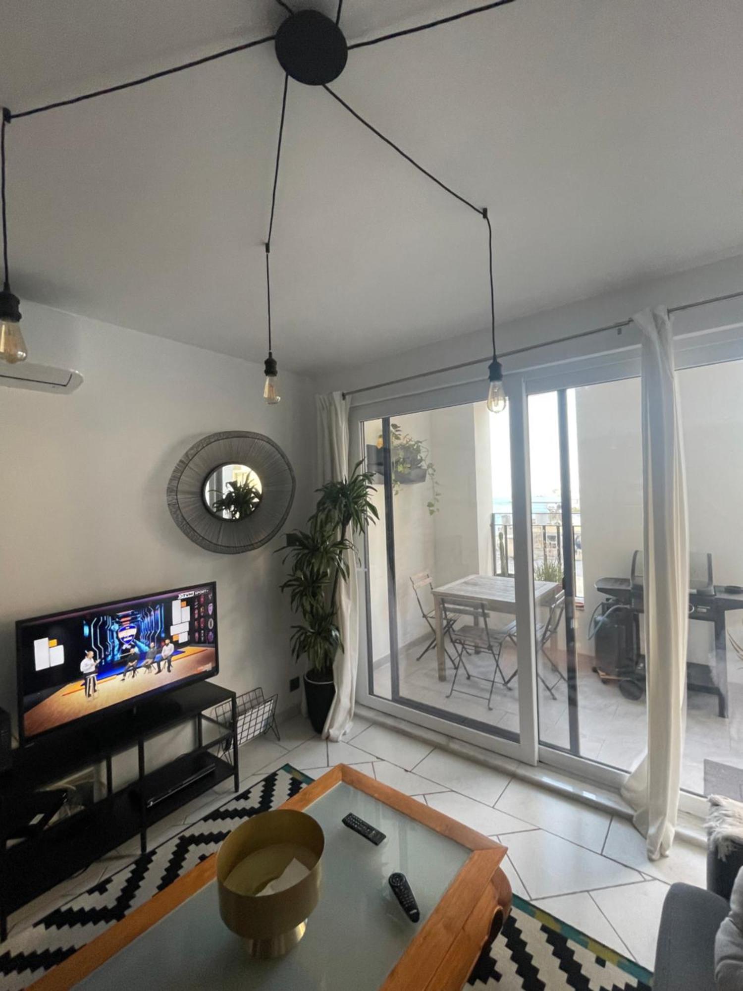 Spacious Seaview Sliema Apt, Steps From Valletta Ferry Bagian luar foto
