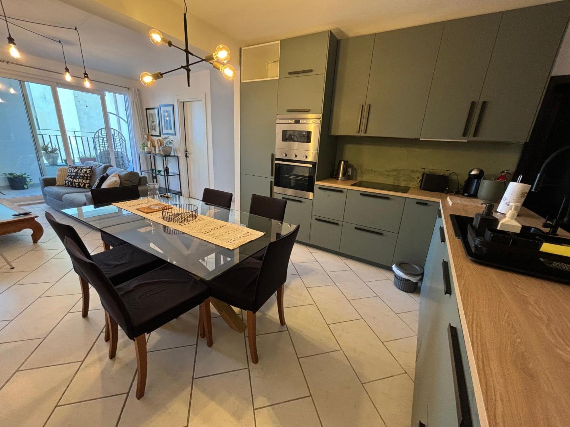 Spacious Seaview Sliema Apt, Steps From Valletta Ferry Bagian luar foto