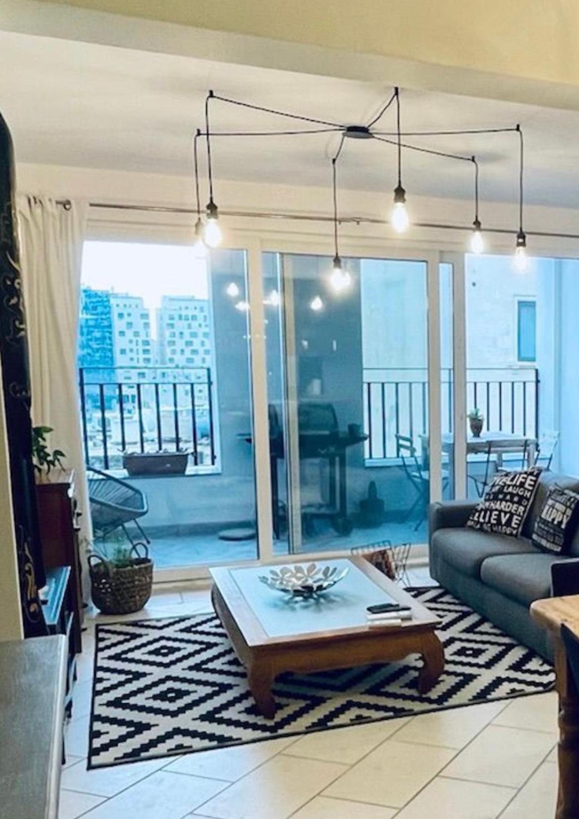 Spacious Seaview Sliema Apt, Steps From Valletta Ferry Bagian luar foto
