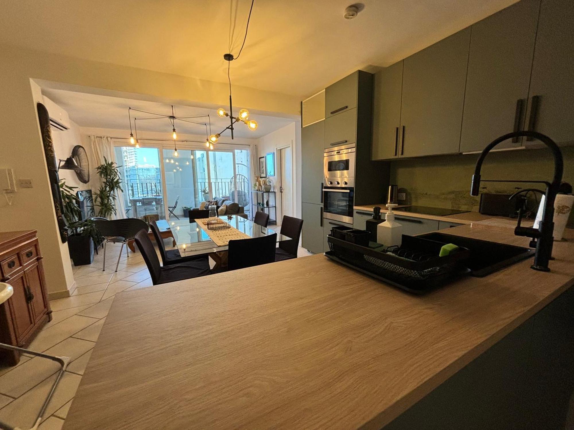 Spacious Seaview Sliema Apt, Steps From Valletta Ferry Bagian luar foto