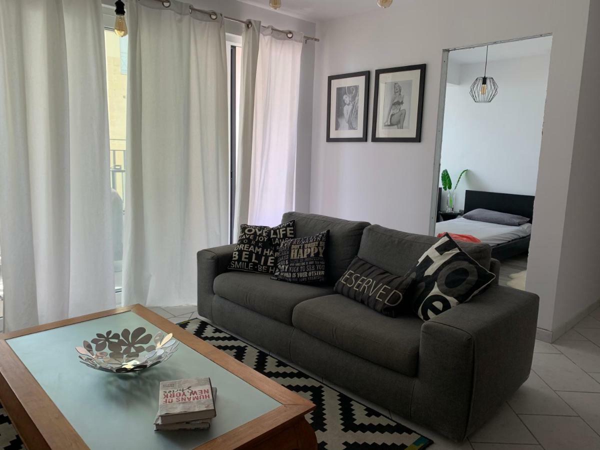 Spacious Seaview Sliema Apt, Steps From Valletta Ferry Bagian luar foto