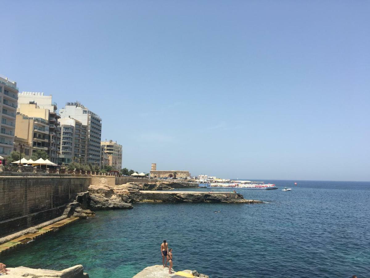 Spacious Seaview Sliema Apt, Steps From Valletta Ferry Bagian luar foto